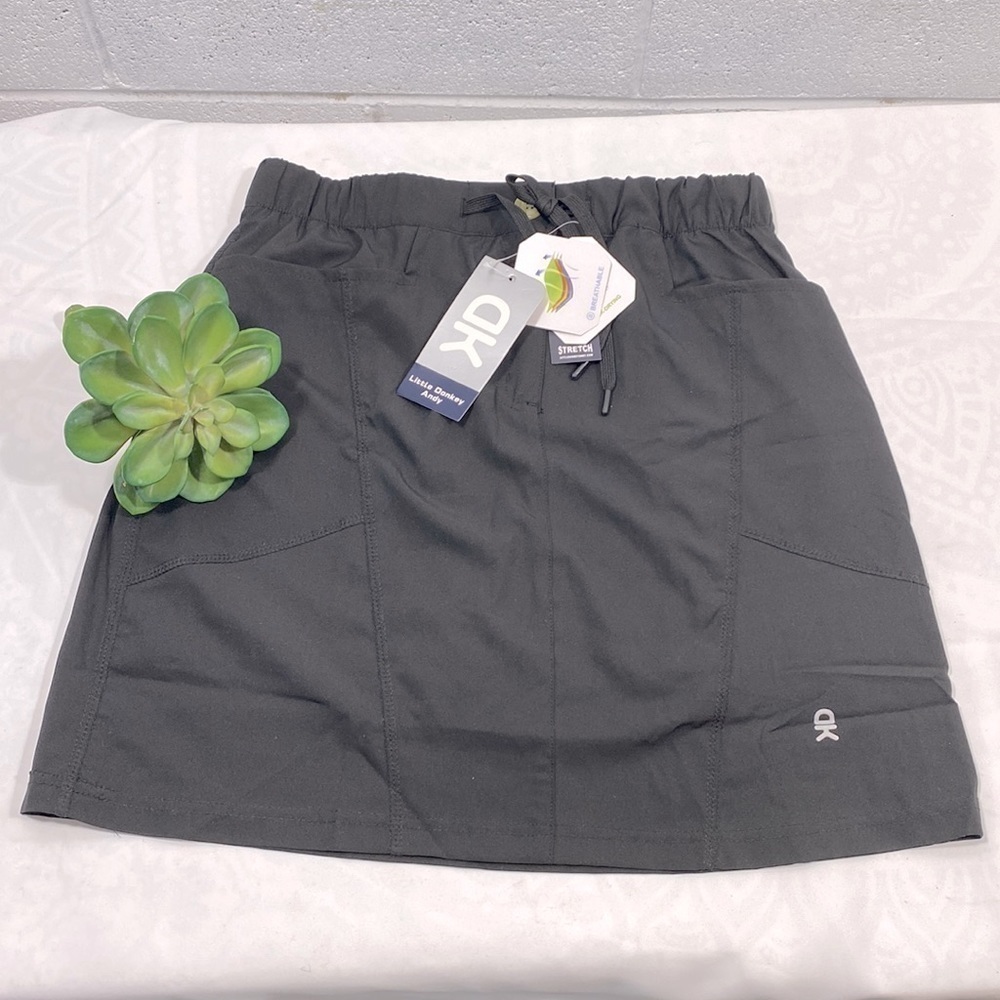 NWT Little donkey, Andy, black, four-way stretch skort w / drawstring​​​​​​​​​​